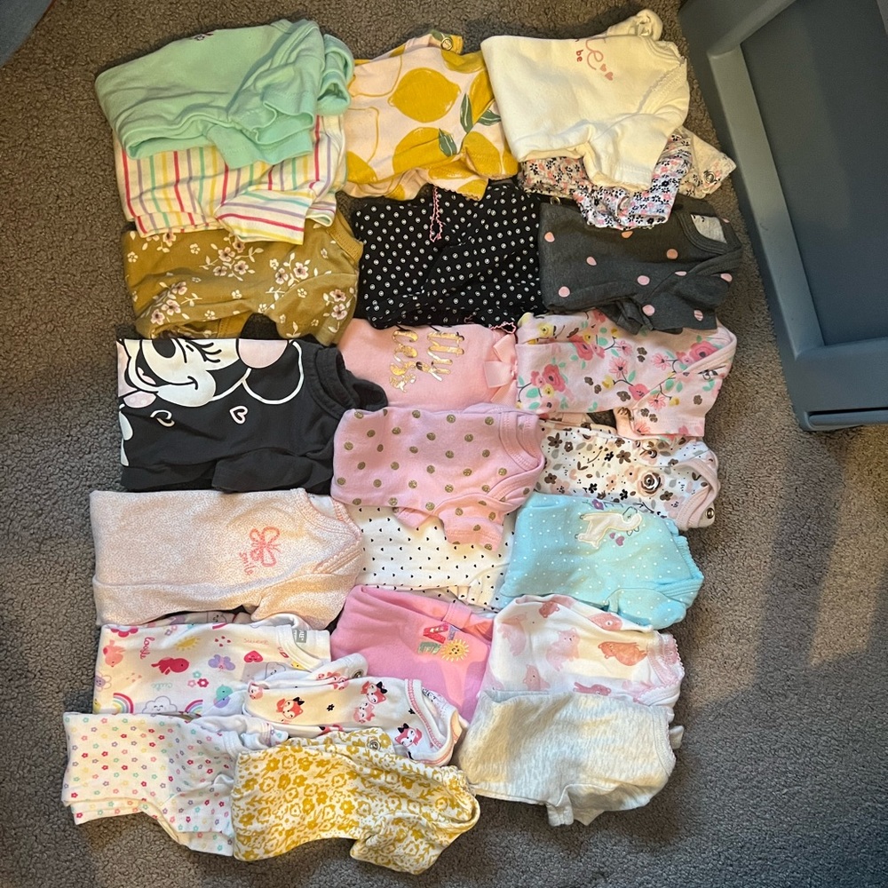 Lot of 23 short sleeve onesies